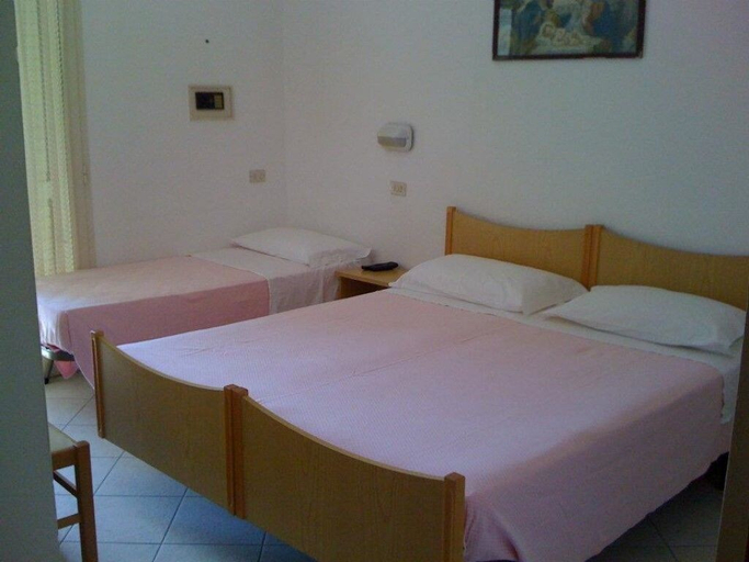 Bedroom 3, Hotel Serafini Misano Adriatico FREE PARKING, Rimini