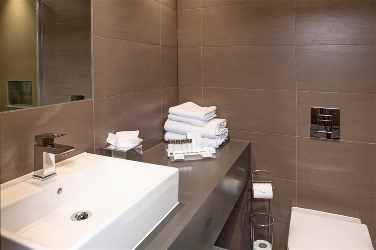 Bathroom, Donnington Manor Hotel, Kent