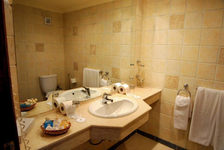 Bathroom 5, Tropitel Dahab Oasis Resort, Dahab