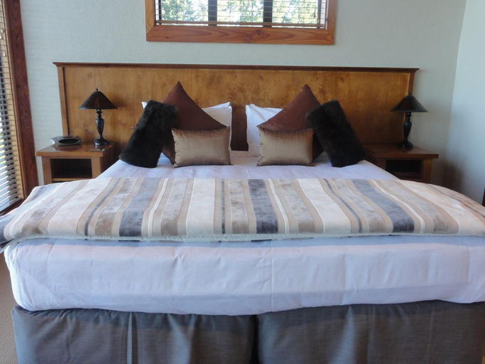 Bedroom 5, Fiordland Lodge, Southland