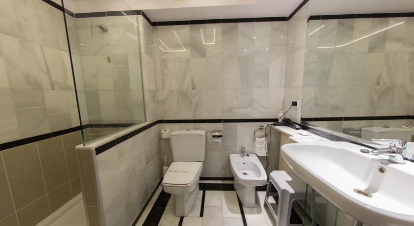 Bathroom 4, Hotel Spa Rio Ucero, Soria