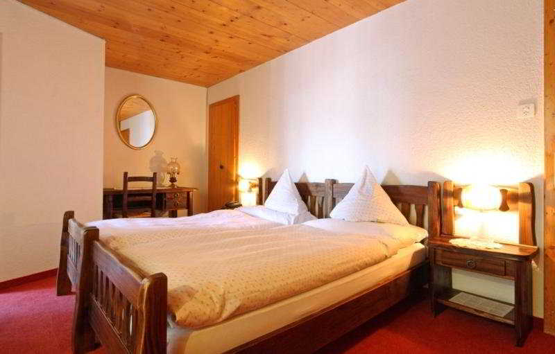 Bedroom 2, Turm Hotel Grächerhof, Visp