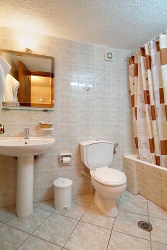 Bathroom, Hermes Delphi, Central Greece