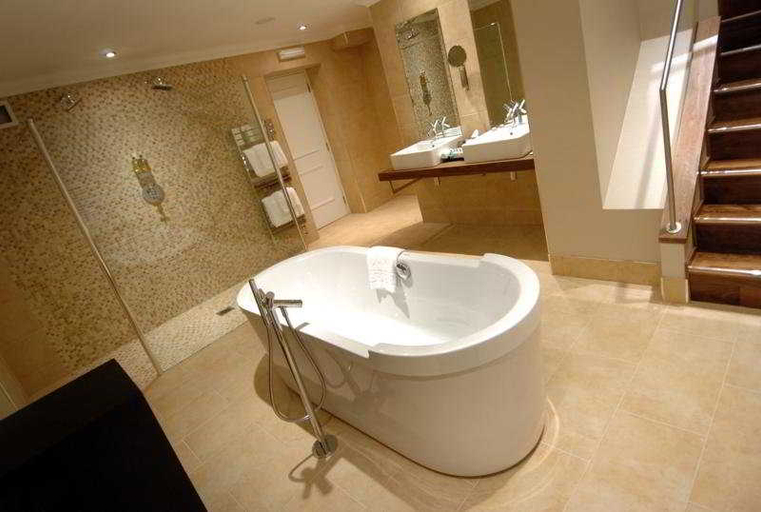 Bathroom 4, Rocpool Reserve, Highland
