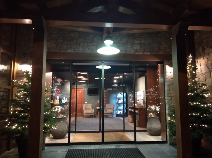 Public Area 4, Serras Andorra