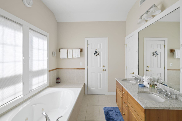 Bathroom 5, Americana at Topnotch Overlook, Lamoille