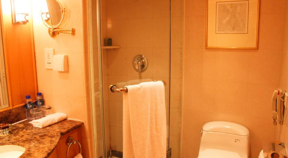 Bathroom, Presidential Plaza Hotel Beijing, Beijing