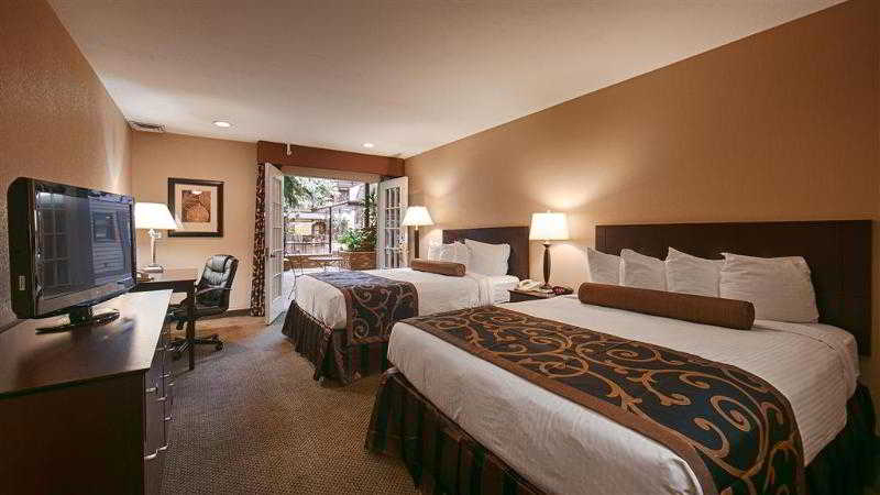 Bedroom 4, Heritage Inn, Cascade