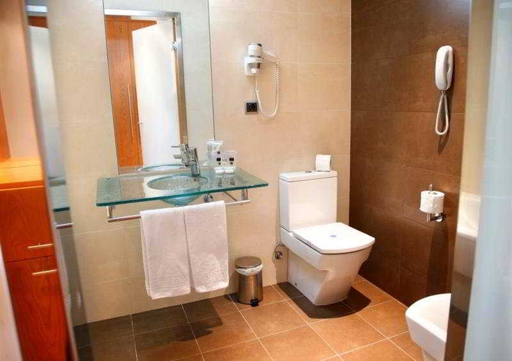 Bathroom, RVHotels Nautic Park, Girona