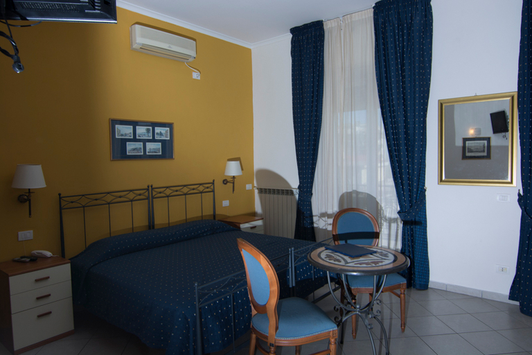 Bedroom 3, Villa Margherita, Napoli