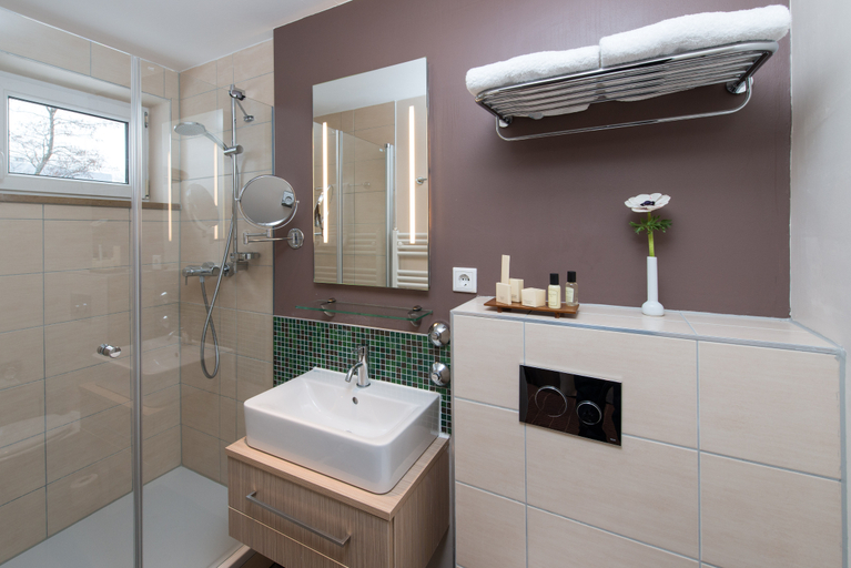 Bathroom 4, New Orly, München