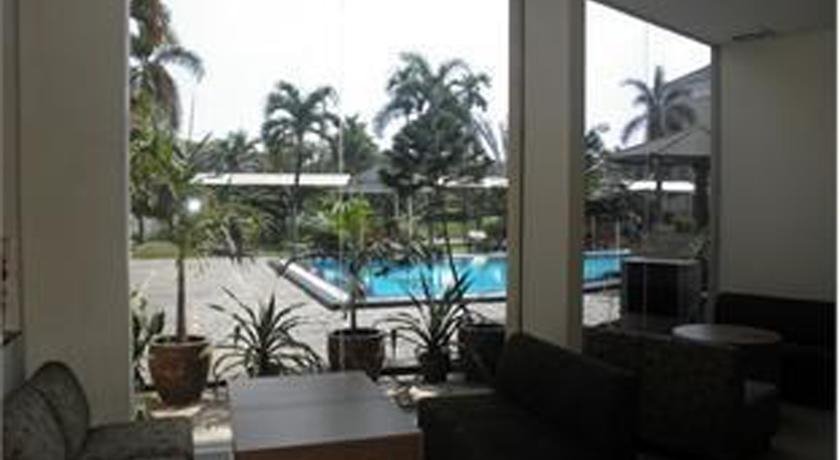 Exterior & Views 5, Townhouse OAK Hotel Grand Cikarang, Cikarang