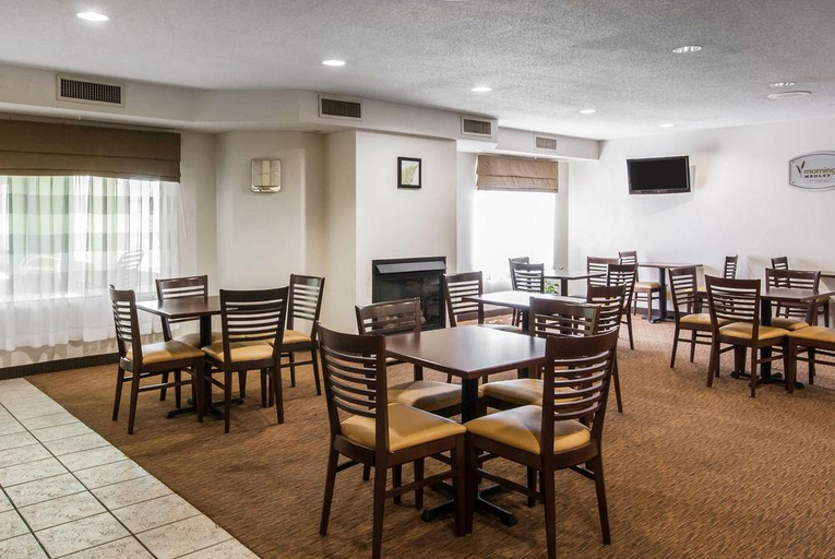 Food & Drinks 4, Sleep Inn Westport, Saint Charles