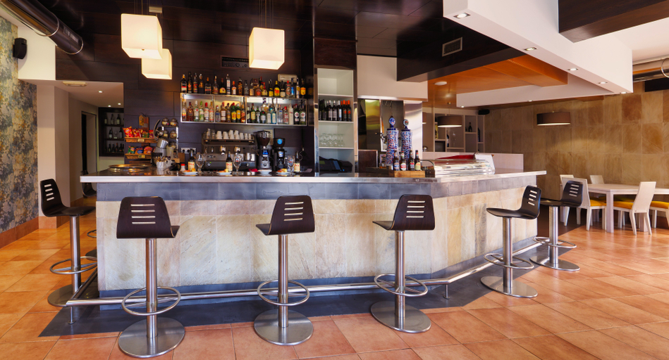 Food & Drinks 5, Dabarca Hotel Apartamentos, Pontevedra