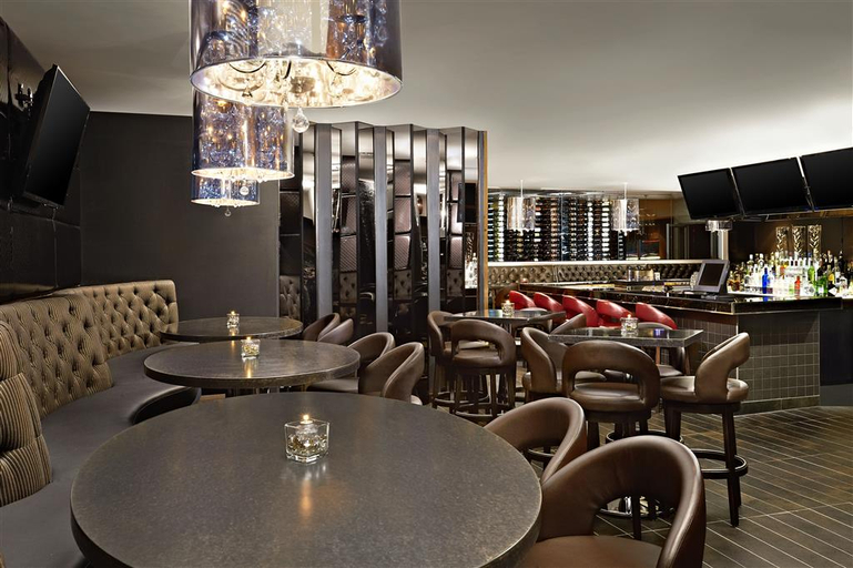 Food & Drinks 5, Four Points by Sheraton Hotel & Suites Calgary West, Division No. 6