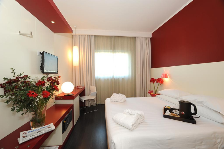 Bedroom 3, Michelino Bologna Fiera, Bologna