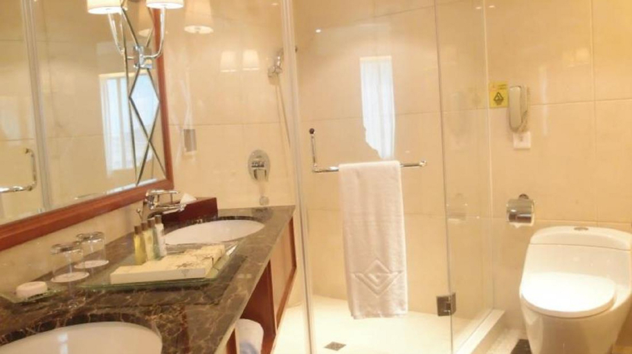 Bathroom 5, Grandview Hotel Macau, Macao