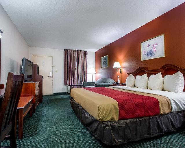 Econo Lodge South, Wake
