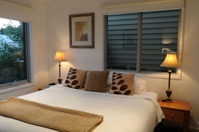The Victoria Apartments, Moyne - South