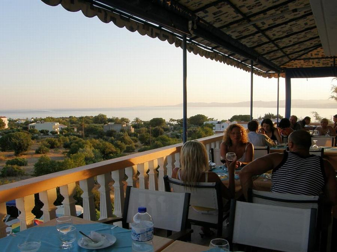 Food & Drinks 4, Pefkos Garden, South Aegean