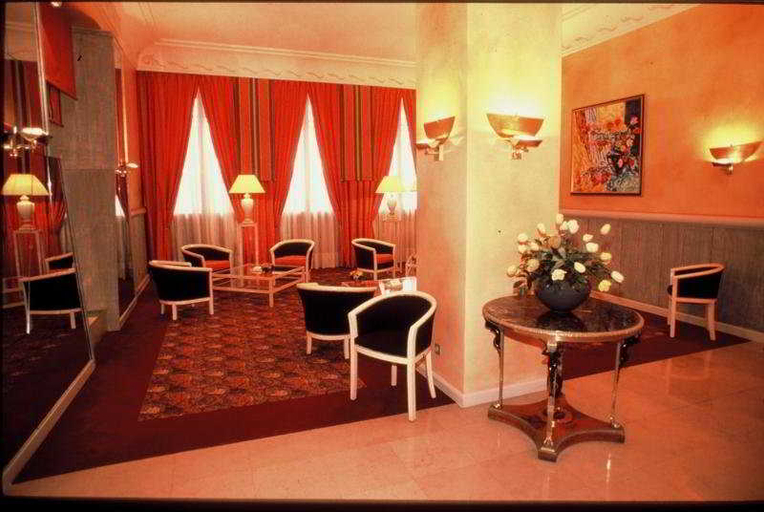 Public Area 4, Globe et Cecil Hôtel, Rhône