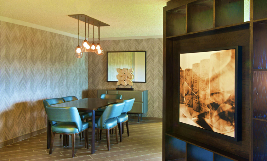 Bedroom 3, Embassy Suites by Hilton Portland Tigard, Washington