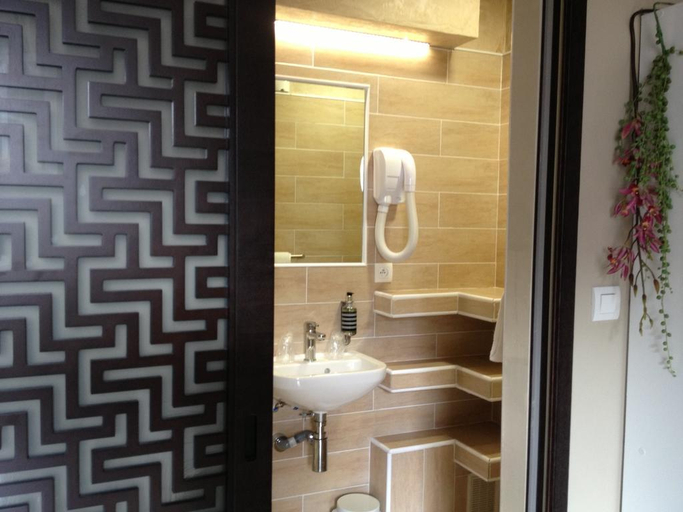 Bathroom 4, Sud, Haute-Corse
