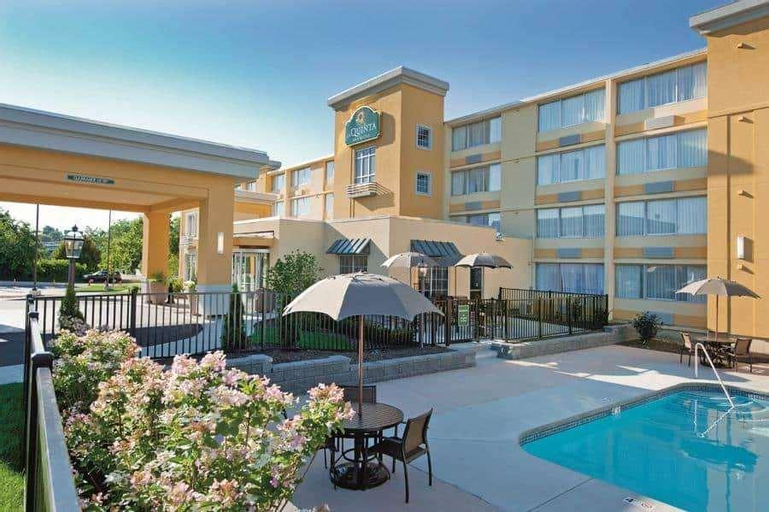 La Quinta In Suites Manchester, Hillsborough