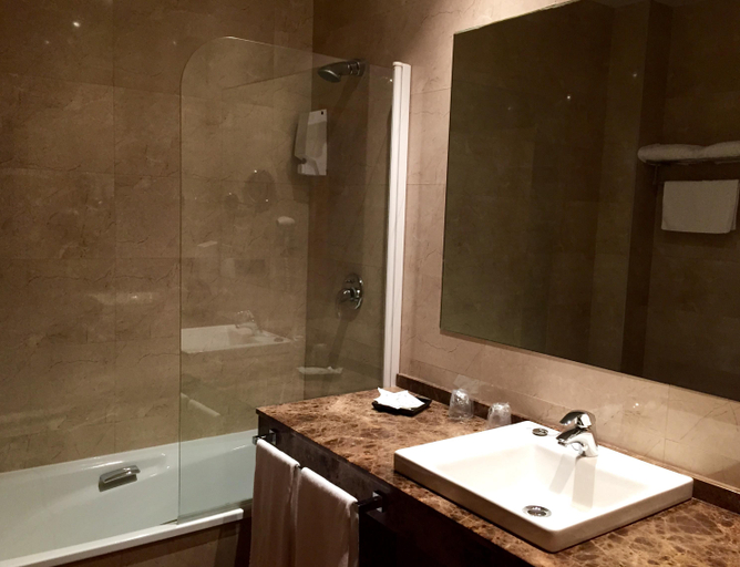 Bathroom 4, El Valles, Burgos