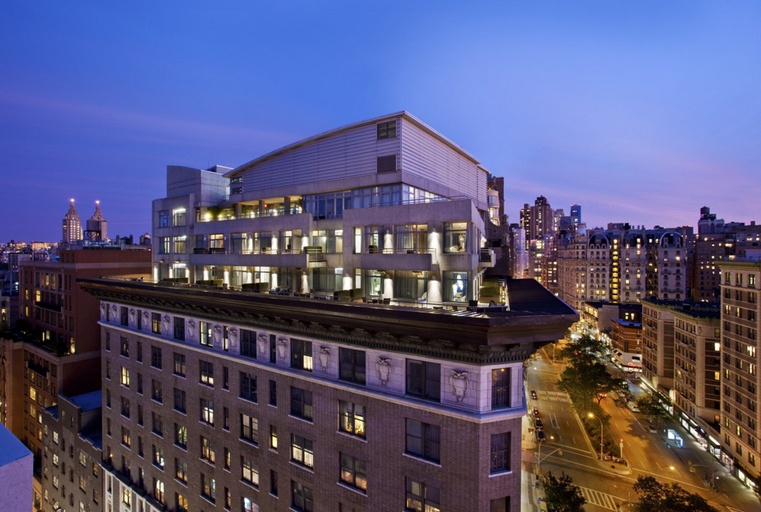 Exterior & Views