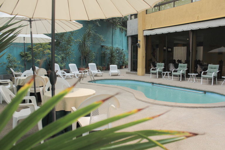 Food & Drinks 5, Hotel Alcala del Rio, Santiago
