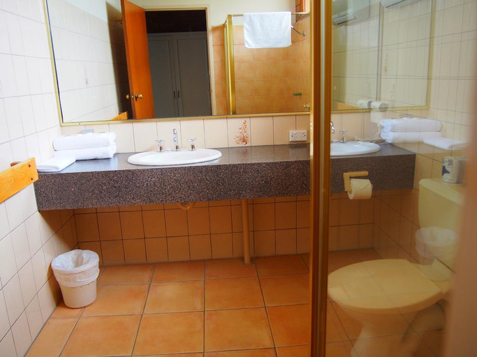 Bathroom 4, Essendon Motel, Melbourne