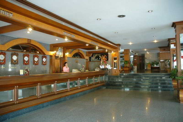Public Area 18