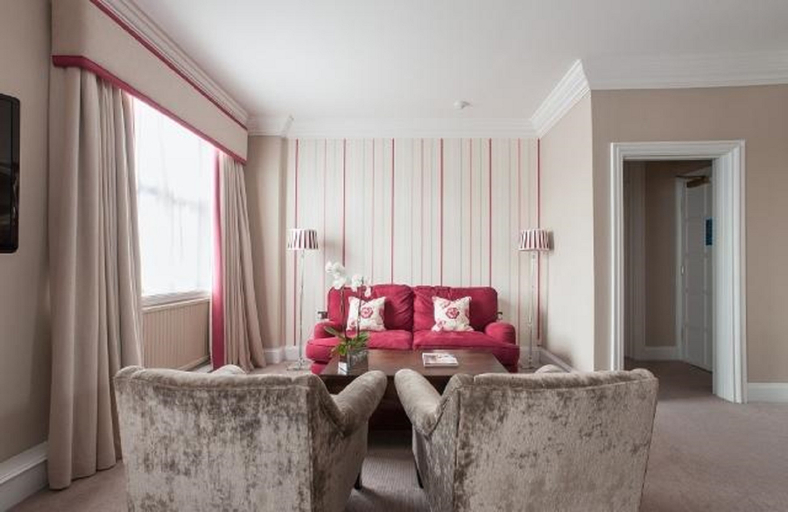 Bedroom, The Manor Elstree, Hertfordshire