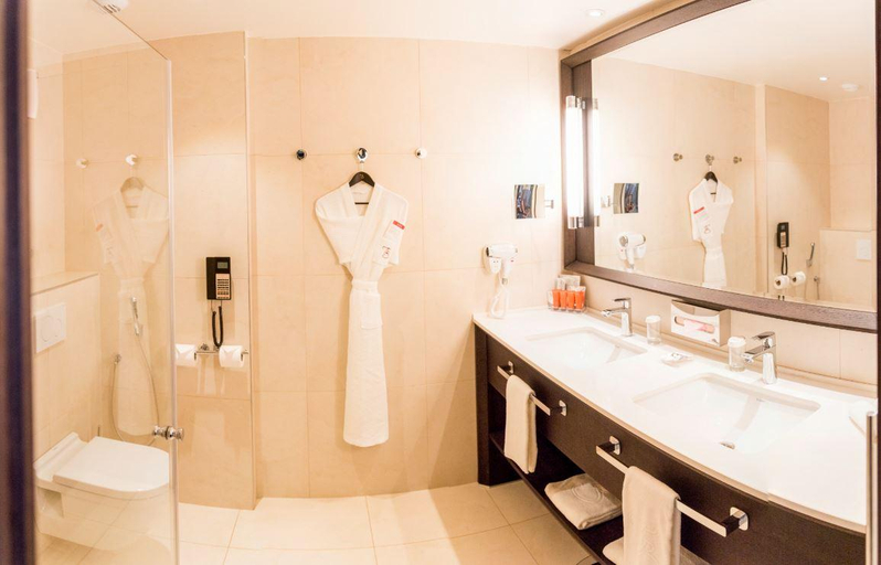 Bathroom 5, Terrou Bi, Dakar