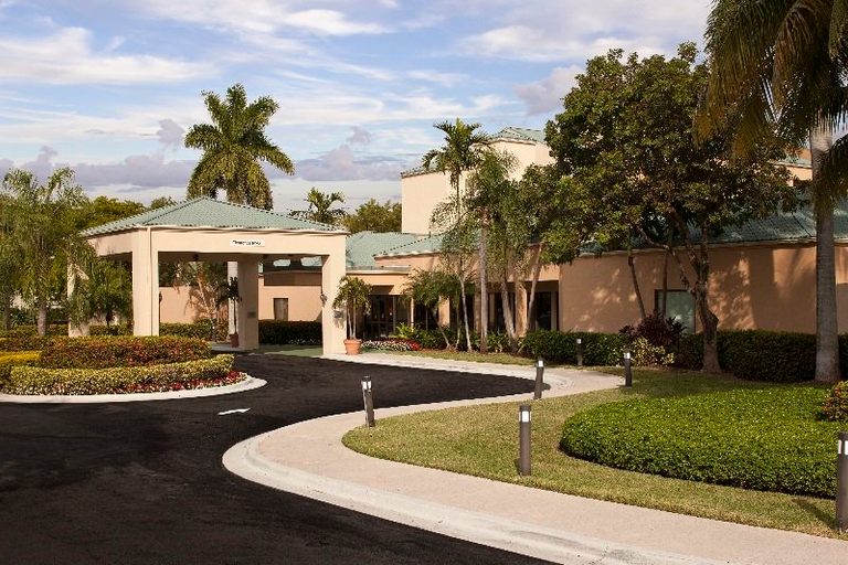 Exterior & Views 3, Courtyard Miami Airport West/Doral, Miami-Dade