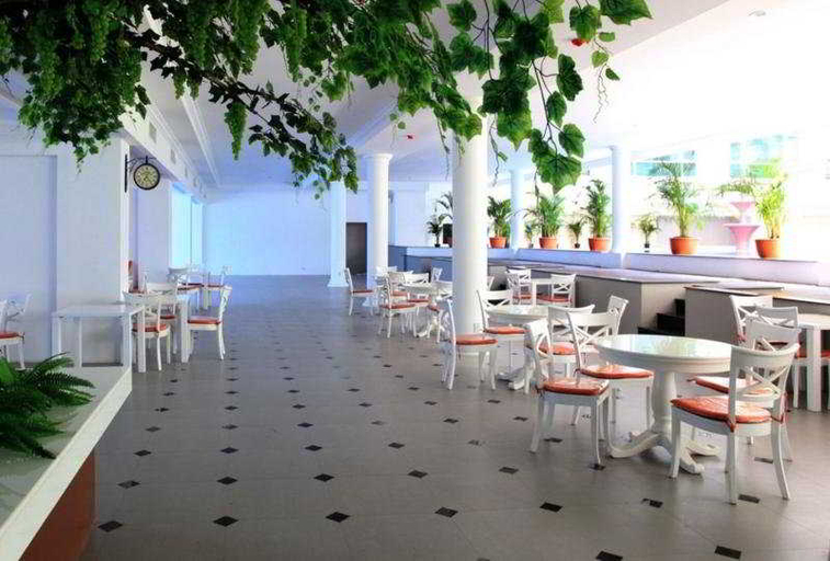 Food & Drinks