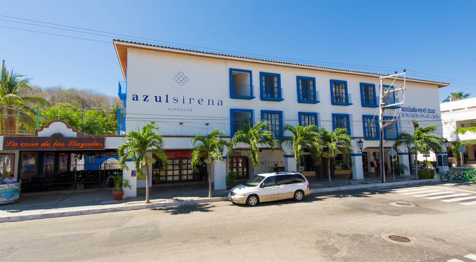 Exterior & Views