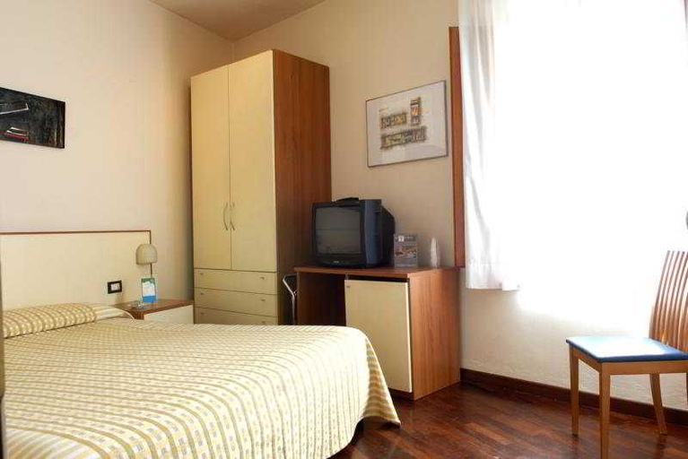 Bedroom 2, Hotel Giardino Tower Inn, Pisa