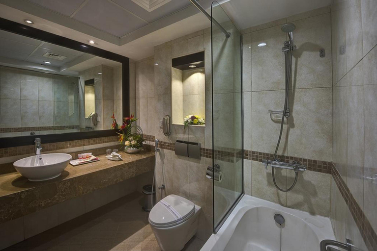 Bathroom 5, Grandeur Hotel, Dubai
