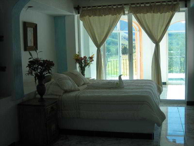 Bedroom 4, Hacienda la Puerta de Enmedio, Mascota