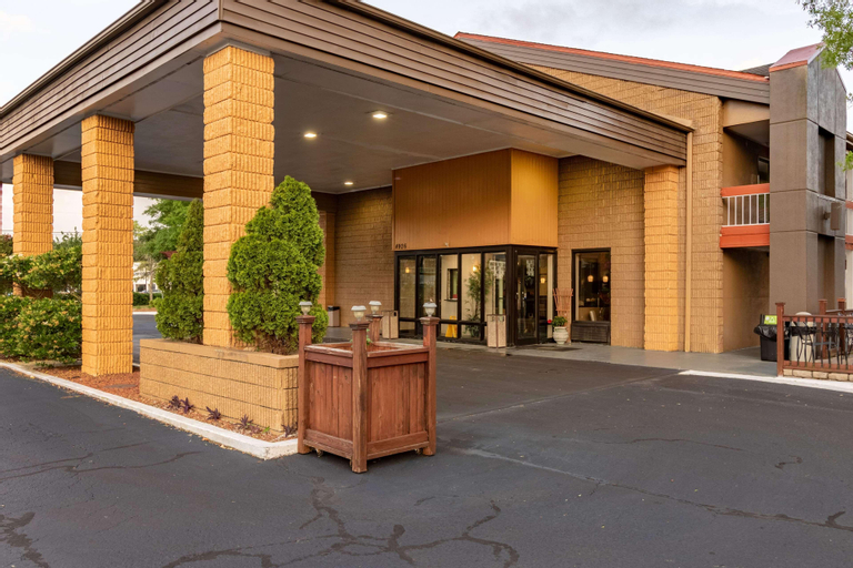 Exterior & Views 1, Baymont By Wyndham Wilmington, New Hanover