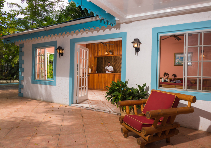 Public Area, Legends Beach Resort