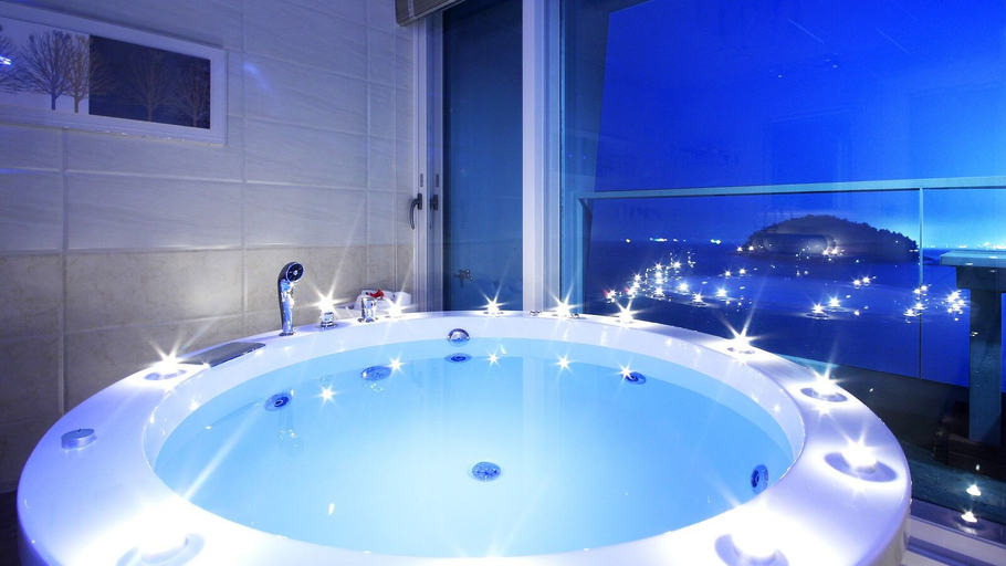 Bathroom 4, Namhae Blue & White Pension, Namhae
