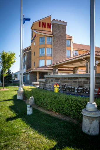 Exterior & Views 2, Monte Carlo Inn Barrie Suites, Simcoe