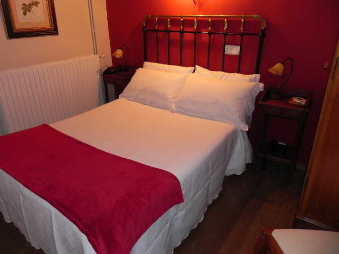 Bedroom 3, Castillo Valdes Salas, Asturias