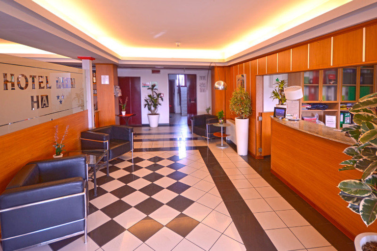 Public Area, Hotel Ayri, Parma