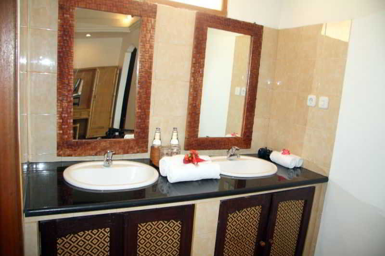 Bathroom, Adi Rama Beach, Buleleng