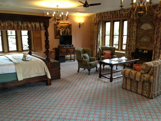 Public Area, South Lodge, West Sussex
