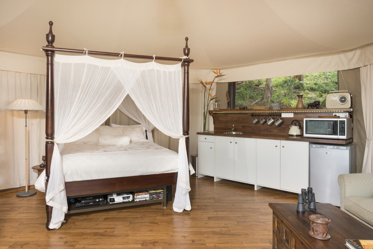 Bedroom 2, Clouds on Beechmont, Tamborine Mountain